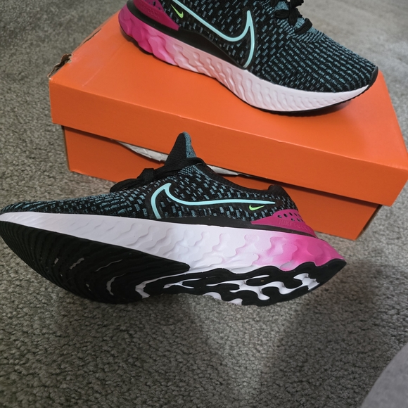 Nike React Infinity Run FK3: Black/Dynamic Turq-Pink Prime - Picture 6 of 8